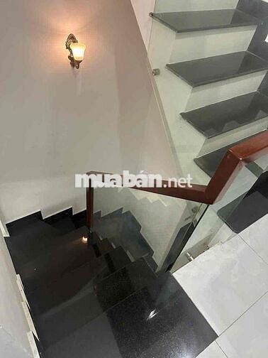 Cho thuê nhà hetm 688 TKTQ Trệt và 2 Lầu 9tr nhà đẹp