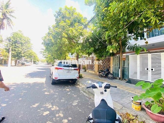 Cần Cho Thuê Ngôi Nhà 3 Tầng MT Đường Huỳnh Ngọc Huệ