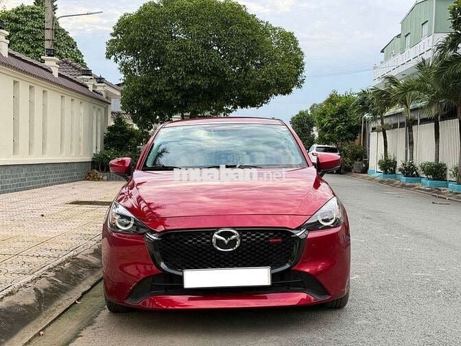 Mazda 2 sport luxury - 4000 km