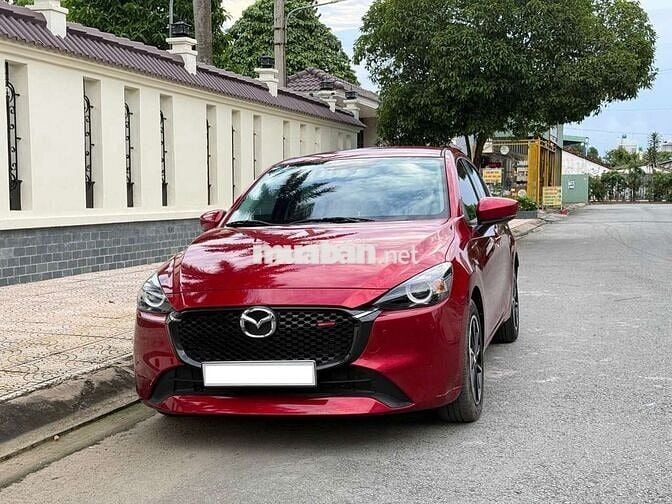 Mazda 2 sport luxury - 4000 km