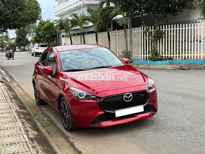 Mazda 2 sport luxury - 4000 km