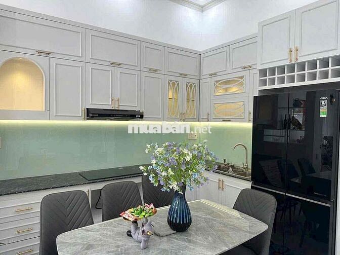 Nhà Tân Cổ Điển P.9 đường Ô Tô cách Trần Thị Thơm 100m