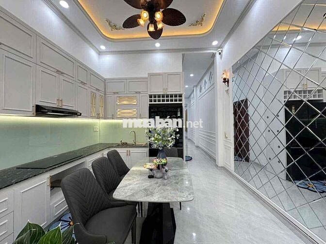 Nhà Tân Cổ Điển P.9 đường Ô Tô cách Trần Thị Thơm 100m