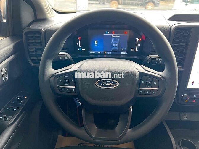 Ford Ranger XLS AT 4x2 2025. Odo 5.900km