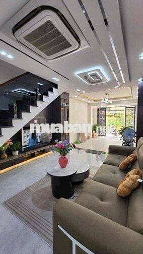 NHÀ ĐẸP NGAY UNG VĂN KHIÊM.BÌNH THẠNH.67m2.khu dân cư an lành.giá hiếm