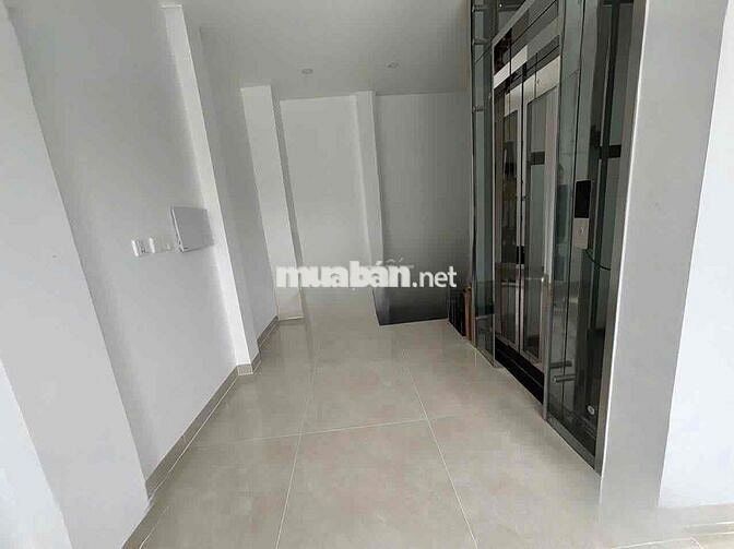 Nguyên căn Mặt Tiền Trần Quang Khải Q1 có lề 4,4 x 11m x Thang Máy