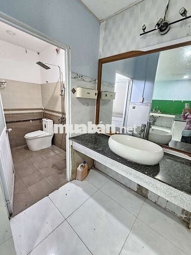 Nhà ~200m2 sạch thoang hợp may, kho, onlie, 2pn 2wc hẻm xe tải 2 tấn