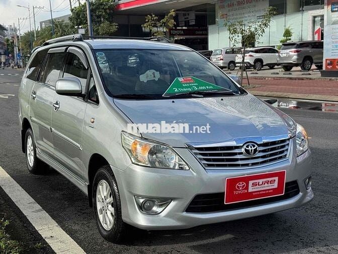 Toyota Innova G số tự động màu bạc 2012 xe cọp zin