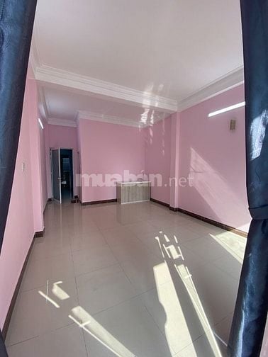 Cho thuê căn hộ dịch vụ nội thất cơ bản, giờ giấc thoải mái