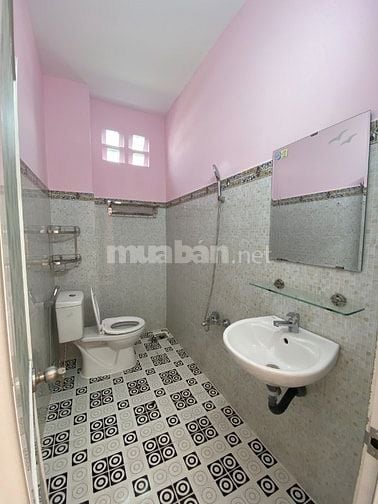 Cho thuê căn hộ dịch vụ nội thất cơ bản, giờ giấc thoải mái