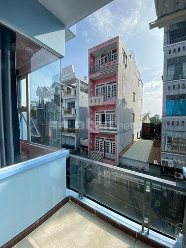 Cho thuê căn hộ dịch vụ nội thất cơ bản, giờ giấc thoải mái