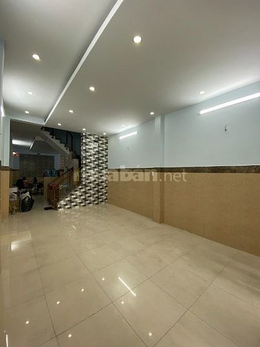Cho thuê mặt bằng tầng trệt hẻm Lê Văn Quới (văn phòng, cửa hàng,...)