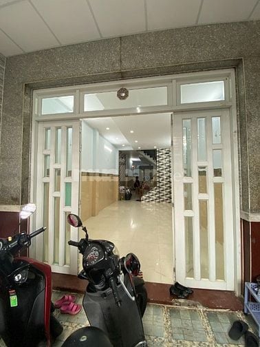 Cho thuê mặt bằng tầng trệt hẻm Lê Văn Quới (văn phòng, cửa hàng,...)