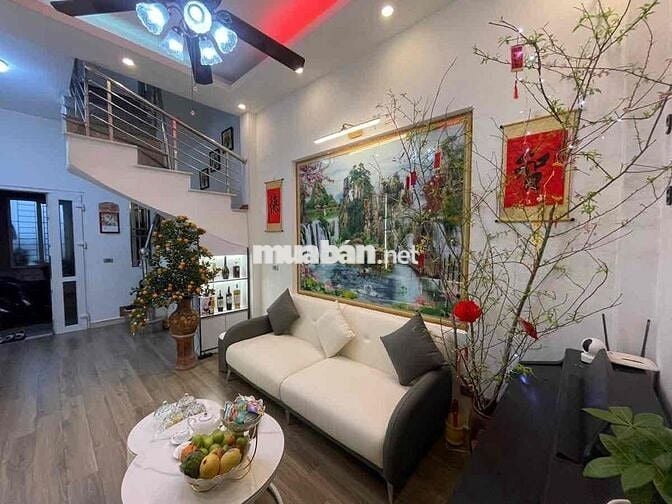 Siêu phẩm trung tâm Long Biên 32m² 3 tầng ô tô đỗ cửa giá nhỉnh 5 Tỷ