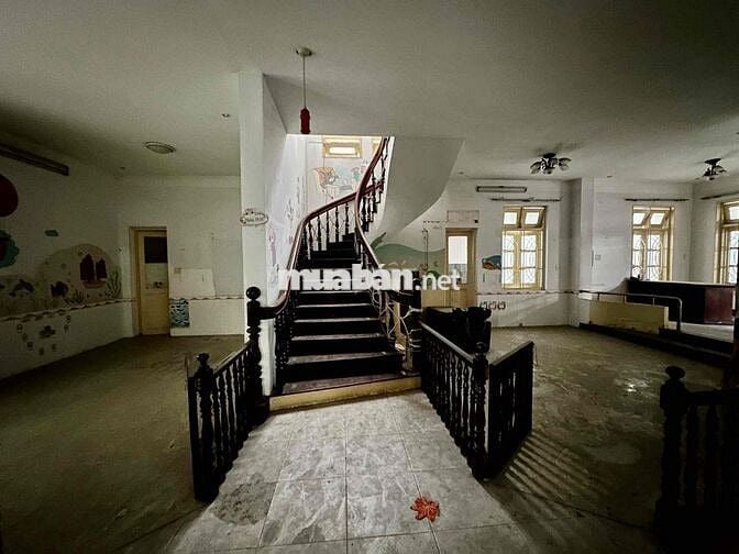 cho thuê biệt thự sân vườn 40/ Nguyễn Văn Đậu, phường 5, quận Phú Nhuậ