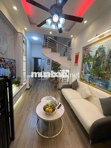Siêu phẩm trung tâm Long Biên 32m² 3 tầng ô tô đỗ cửa giá nhỉnh 5 Tỷ