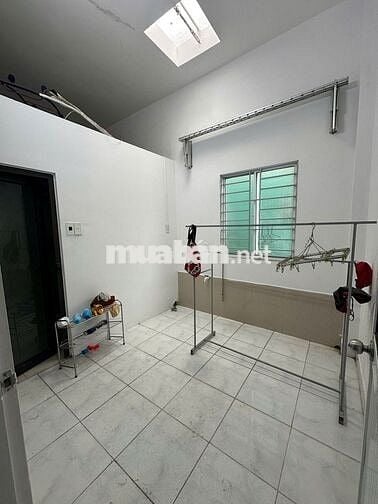 NHÀ 2 TẦNG FULL NỘI THẤT MẶT TIỀN BÀU NĂNG