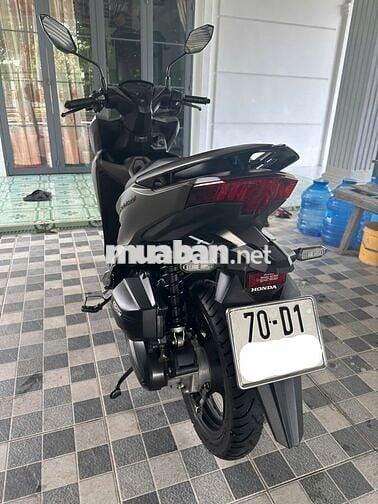 Xe máy Honda Vario 150cc màu Nâu-đen