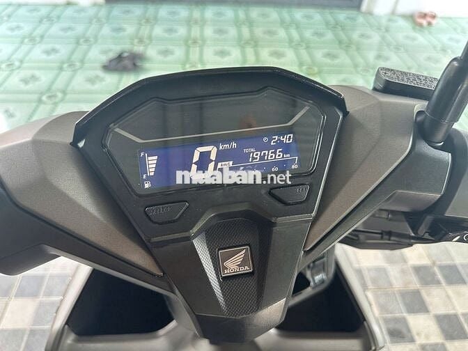 Xe máy Honda Vario 150cc màu Nâu-đen