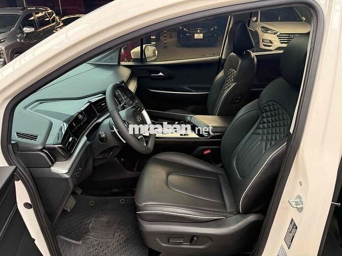 Hyundai Custin 2023 2.0 Cao cấp 67000 km một chủ