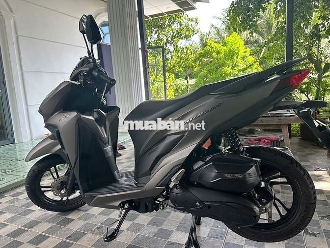 Xe máy Honda Vario 150cc màu Nâu-đen