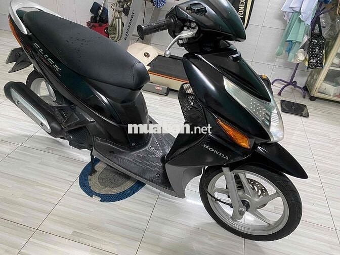 xe Click đen máy thái