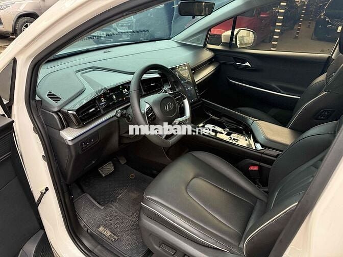 Hyundai Custin 2023 2.0 Cao cấp 67000 km một chủ