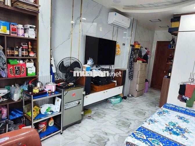 Bán nhà 6 lầu Mặt Tiền đường Nguyễn Trãi P11 Q5