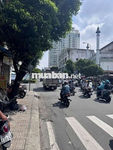 Bán nhà 6 lầu Mặt Tiền đường Nguyễn Trãi P11 Q5