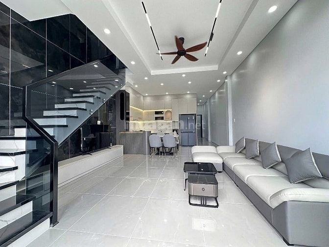 Bán nhà mới nằm trên đường Trịnh Như Khuê,xã Bình Chánh giá 1tỷ680tr.