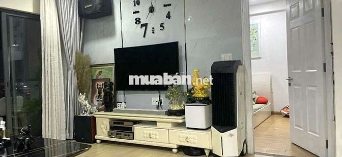 Cần Bán Gấp Căn Hộ 2 Phòng Ngủ, Full NT, Tại The Everrich Infinity, Q5