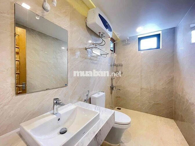 Cho thuê căn hộ 2 phòng ngủ ngay trung tâm thành phố