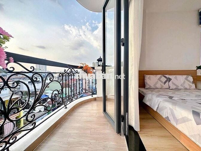 Căn Hộ ban công 1 Pn Thang máy , Cực chill view đẹp Sát Q5