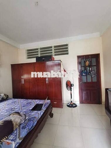 Nhà cấp 4, 2 mặt tiền bờ kè 7mx30,2 phòng ngủ xe tải đậu ngay cổng nhà