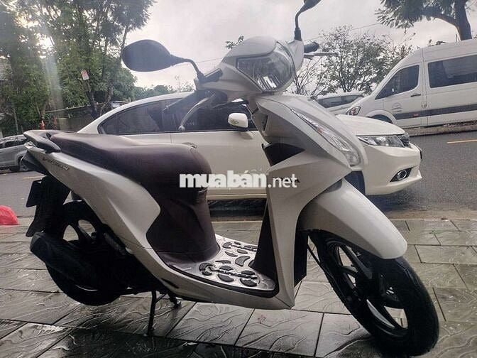 Cần bán Vision đk 2017