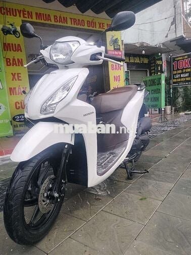 Cần bán Vision đk 2017