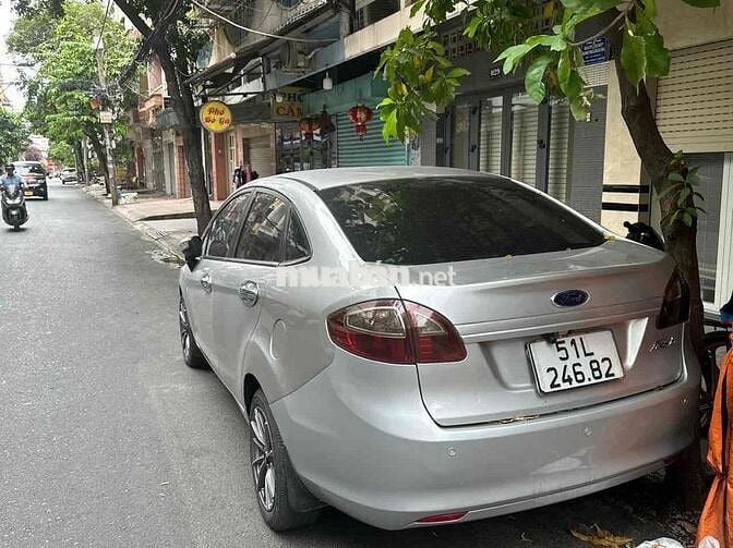 Ford Fiesta 2011 1.6 AT Sedan - 80000 km