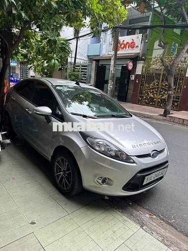 Ford Fiesta 2011 1.6 AT Sedan - 80000 km