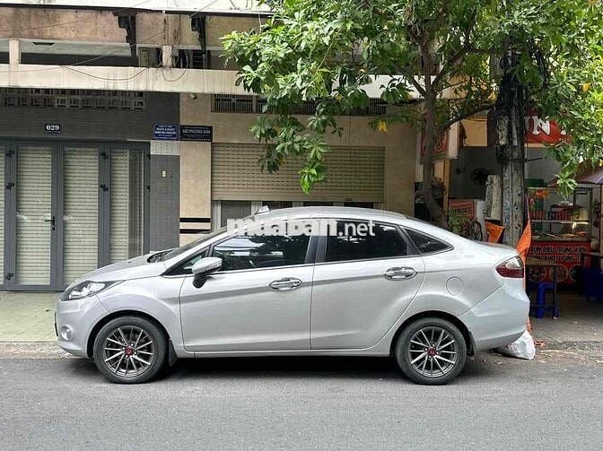 Ford Fiesta 2011 1.6 AT Sedan - 80000 km