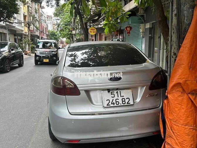 Ford Fiesta 2011 1.6 AT Sedan - 80000 km