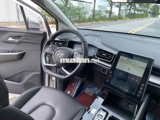 Custin 2024 bản 2.0T cao cấp