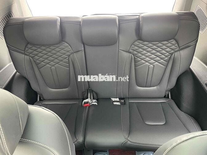 Custin 2024 bản 2.0T cao cấp