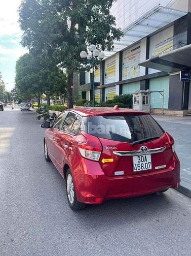 Chính chủ cần bán Toyota Yaris 2014 màu đỏ