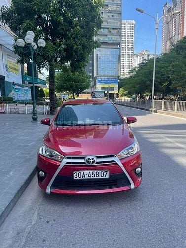Chính chủ cần bán Toyota Yaris 2014 màu đỏ