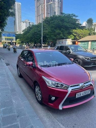 Chính chủ cần bán Toyota Yaris 2014 màu đỏ
