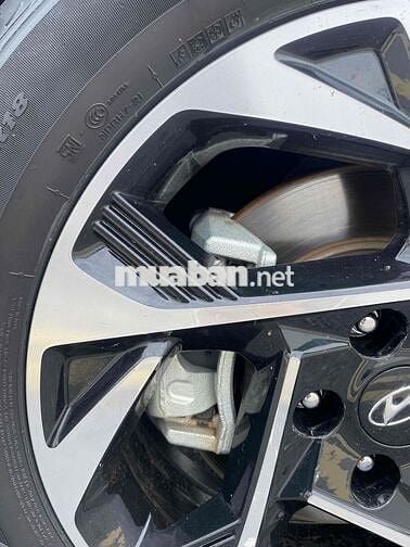 Custin 2024 bản 2.0T cao cấp