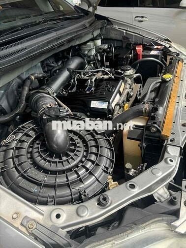 toyota innova 2015 2.0E mau bạc xe đẹp do 140000km