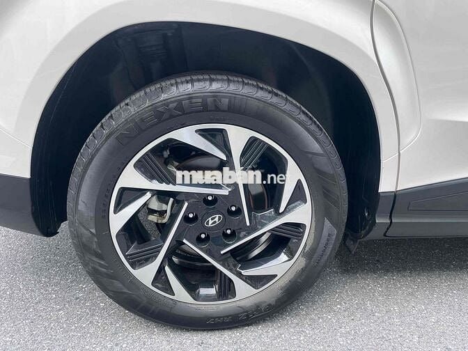 Custin 2024 bản 2.0T cao cấp