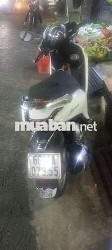 Xe máy Yamaha Janus màu trắng 2025