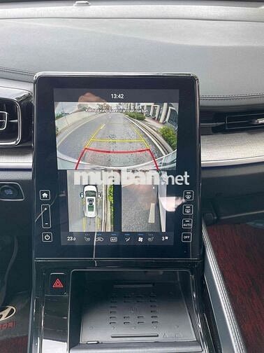 Custin 2024 bản 2.0T cao cấp